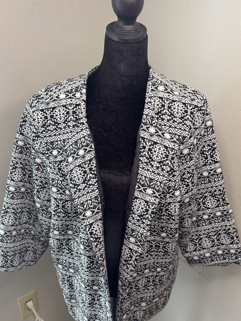 CJ Banks Black White Geometric Jacquard Open Front Jacket Size 2X